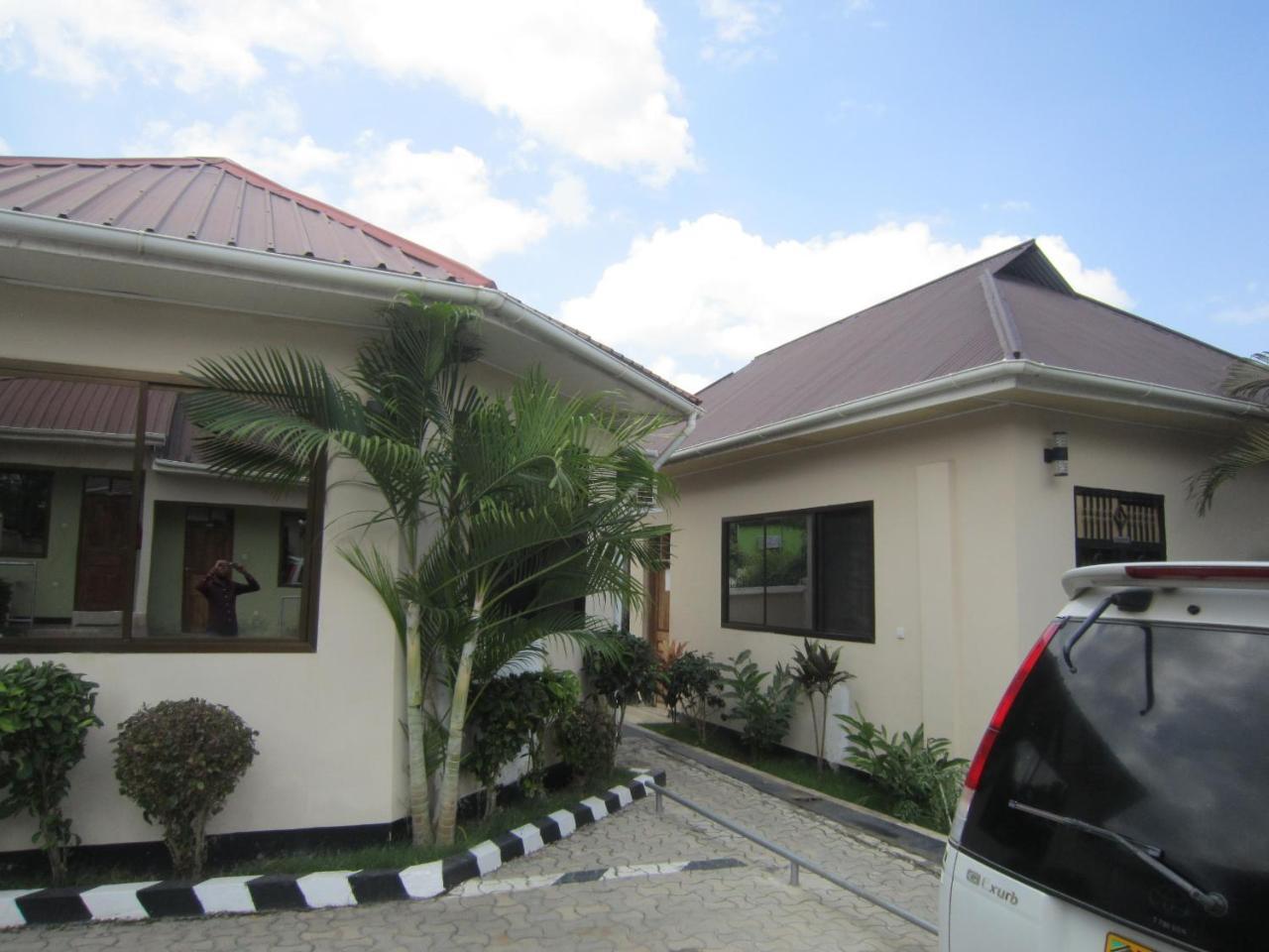 Jakicha Motel Dar es Salaam Exterior foto