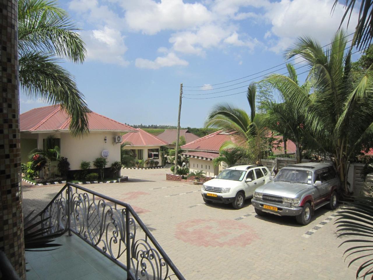 Jakicha Motel Dar es Salaam Exterior foto